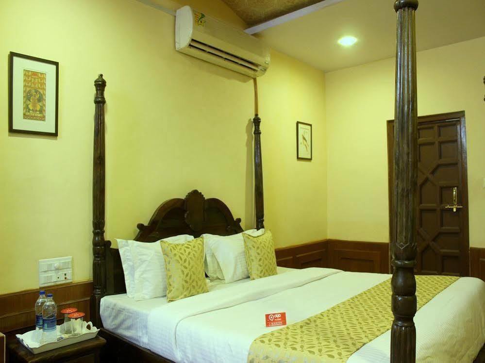 Oyo 1159 Hotel Chandra Prakash 우다이푸르 외부 사진