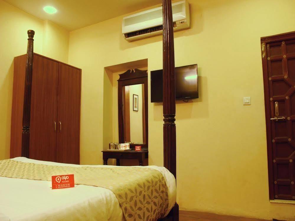 Oyo 1159 Hotel Chandra Prakash 우다이푸르 외부 사진