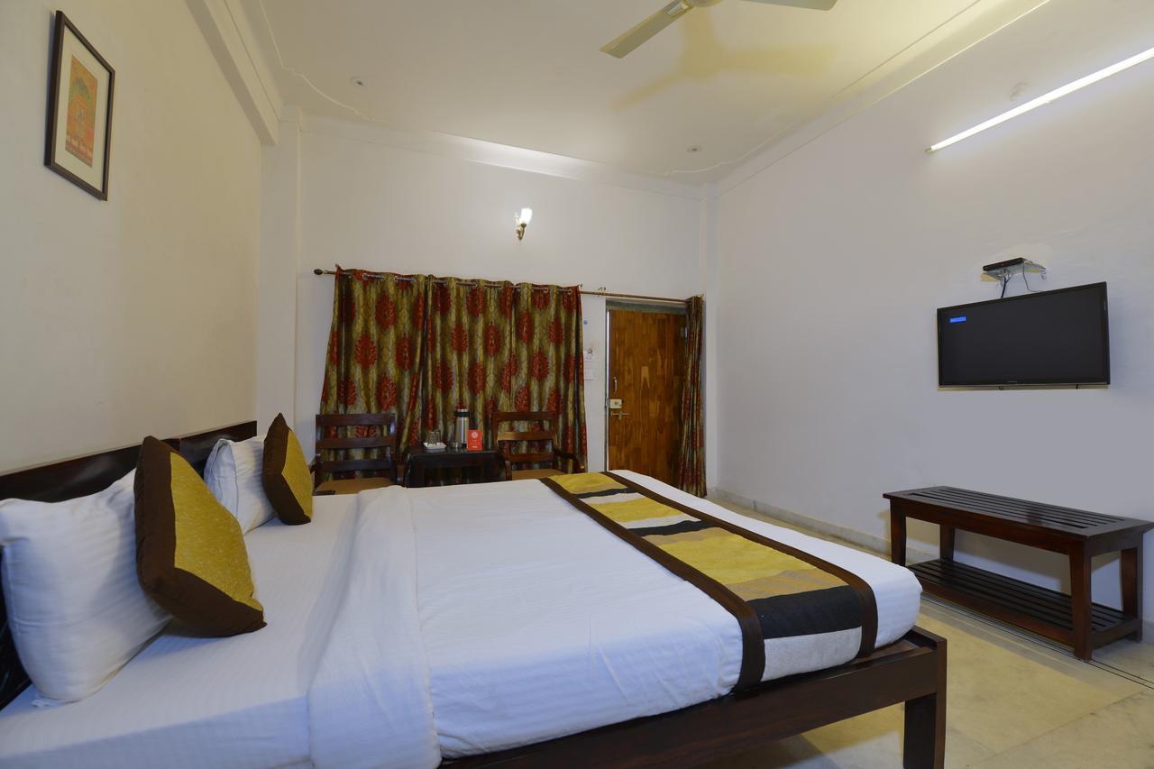 Oyo 1159 Hotel Chandra Prakash 우다이푸르 외부 사진