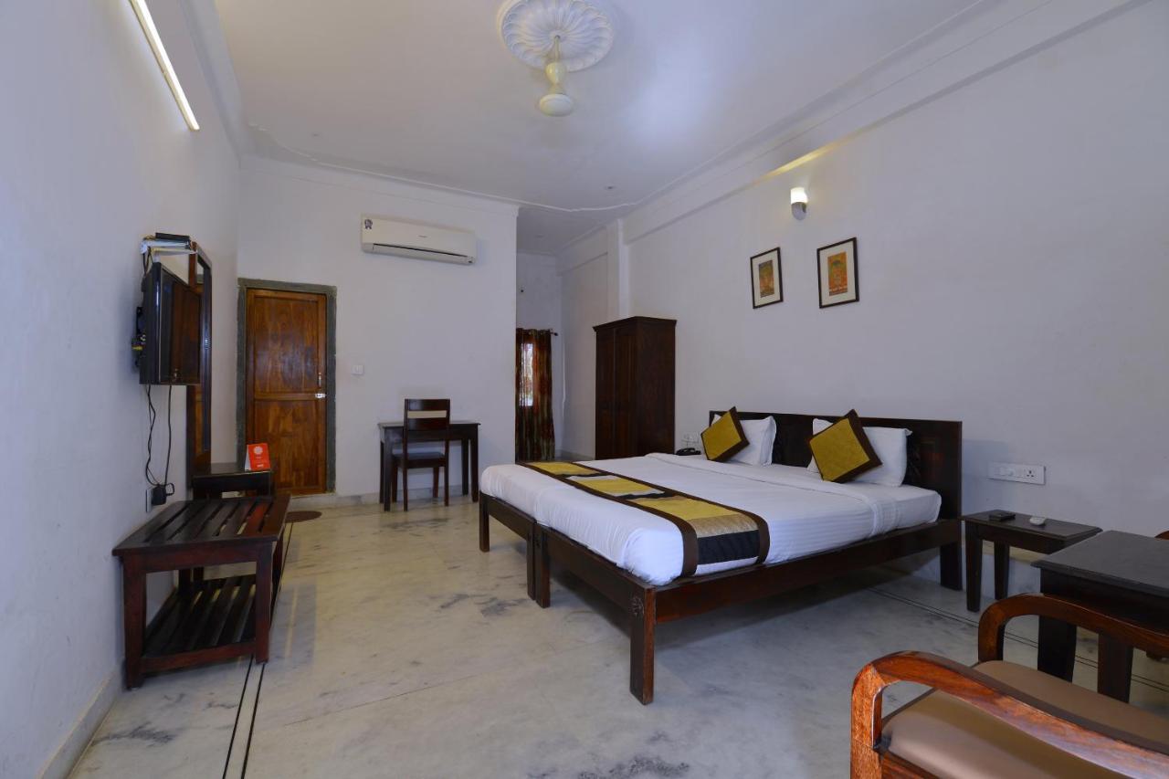 Oyo 1159 Hotel Chandra Prakash 우다이푸르 외부 사진