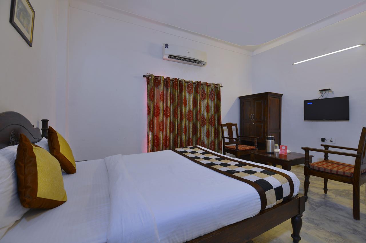 Oyo 1159 Hotel Chandra Prakash 우다이푸르 외부 사진